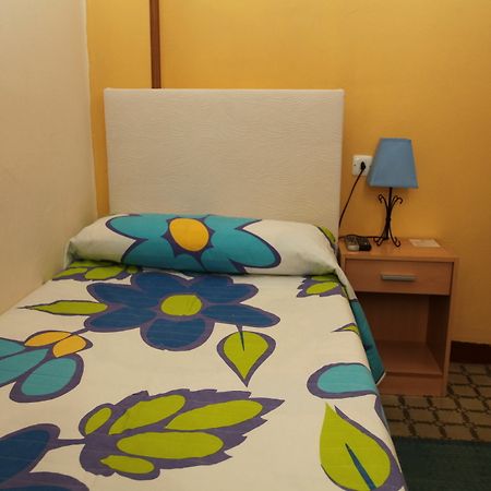 Hostal De Las Heras Badajoz Eksteriør bilde